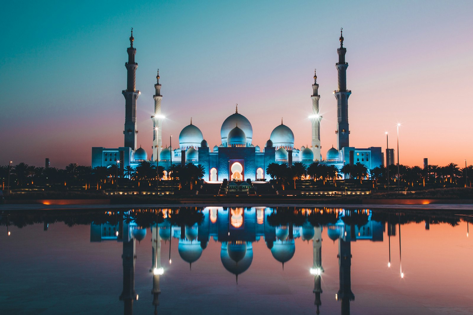 Islamic architecture representing AML considerations for Islamic finance products and institutions in the GCC